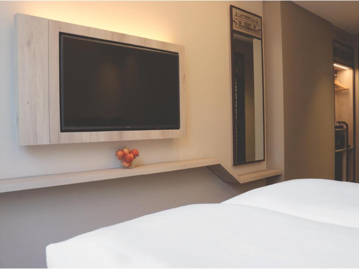 Aqueen Prestige Hotel Lavender Singapura Exterior foto